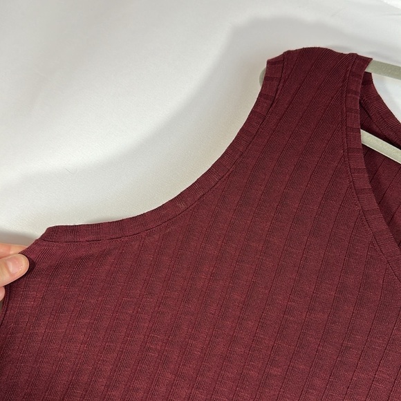 Lane Bryant Burgundy Ribbed Knit Tank Top NWT - Picture 2 of 6